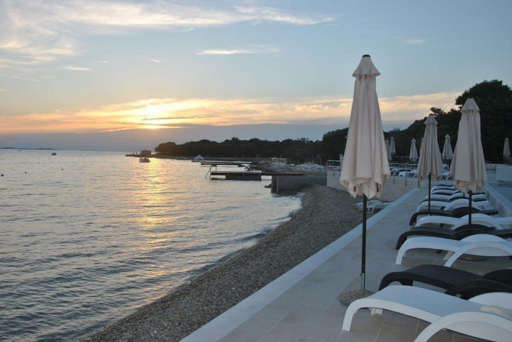Apartment Sara With Seaview Petrčane Exterior foto