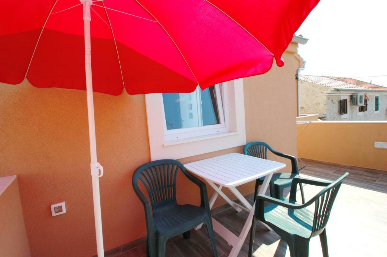 Apartment Sara With Seaview Petrčane Exterior foto
