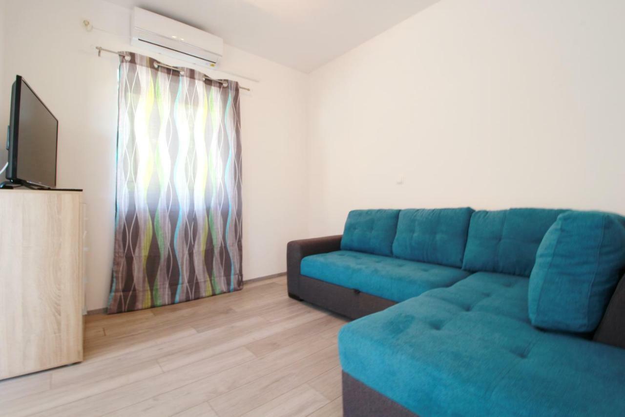 Apartment Sara With Seaview Petrčane Exterior foto